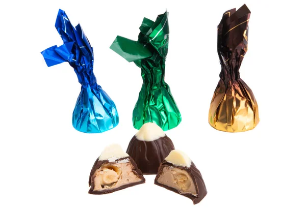 Doces Chocolate Invólucro Colorido Isolado Fundo Branco — Fotografia de Stock