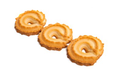 Beyaz arkaplanda izole edilmiş noel kurabiyeleri