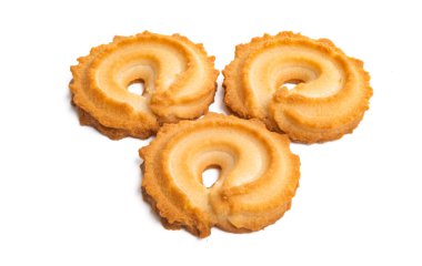 Beyaz arkaplanda izole edilmiş noel kurabiyeleri