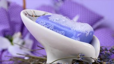 Sabun köpüklü lavanta sabunu videosu