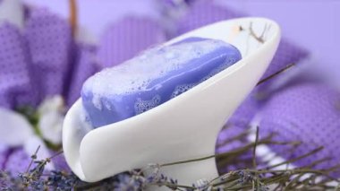 Sabun köpüklü lavanta sabunu videosu