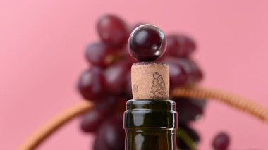 Üzümlü şarap tıpası yakın plan.