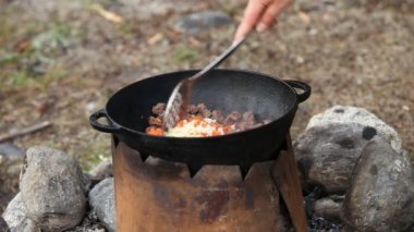 Et kazan açık havada yemek