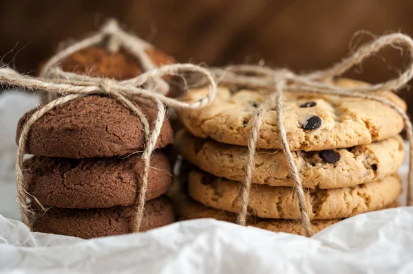 Various shortbread, oat cookies, chocolate chip biscuit. — Stock Photo, Image