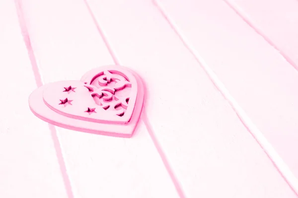 Cuore Rosa Uno Sfondo Legno Bianco Amore Concetto Giorno Valentines — Foto Stock