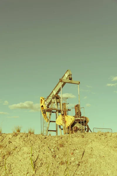 Pumpjack ropy, průmyslových zařízení. Těžba ropy. Ropné koncept. — Stock fotografie