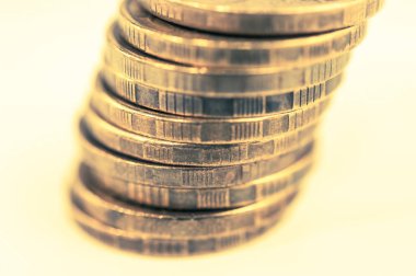 Paralar makro yığını. Finans ve bankacılık kavramı Coin satırlarının. İş fikri için ekonomi eğilimleri arka plan.