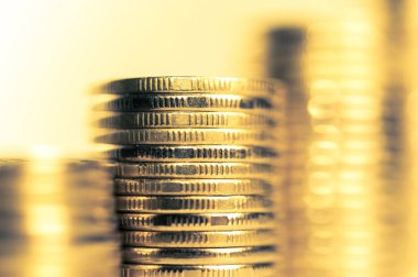 Altın yığını makro paraları. Finans ve bankacılık kavramı Coin satırlarının. İş fikri için ekonomi eğilimleri arka plan.