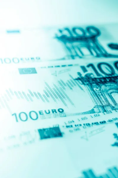 Çift Pozlama borsa ekran veya grafik ve mum grafik Euro banknot üzerinde ticaret forex — Stok fotoğraf