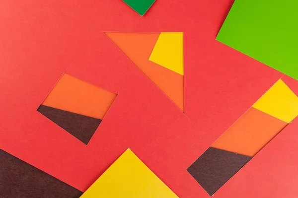 Vícebarevné listy skutečné živé papíru textura pozadí. Červená, hnědá, žlutá, oranžová, zelená. — Stock fotografie