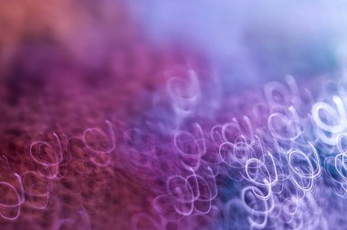 Parlak çok renkli arka plan dijital olarak boyalı lekeli efektli.