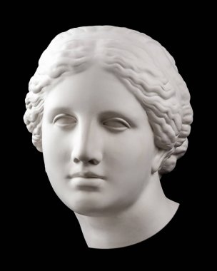 Venüs heykelinin alçıtaşı kopyası siyah arka planda izole edilmiş. Alçı heykel kadın yüzü.