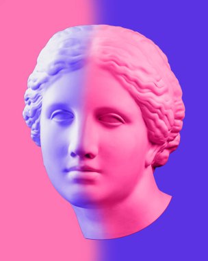 Mavi pembe renkli antika Venüs büstü ile modern kavramsal sanat posteri. Çağdaş sanat kolajı.