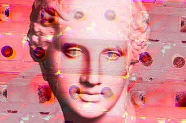 Yüz antik heykel ve vhs cassete ile Modern kavramsal sanat posteri. Çağdaş sanat kolajı.
