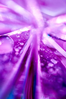 80-90'ların tarzında arka plan. Kırık cam gerçek doku ve parlak asit renklerde damla.