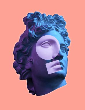 Gerçeküstü bir tarzda antika heykel kafası ile çağdaş sanat kavramı kolaj. Modern sıradışı sanat.