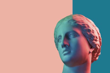 Gerçeküstü bir tarzda antika heykel kafası ile çağdaş sanat kavramı kolaj. Modern sıradışı sanat.