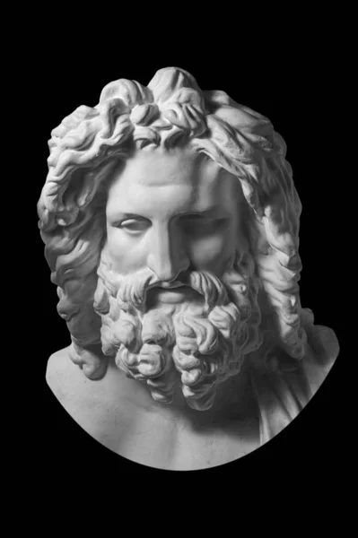 Gipsowa kopia starożytnej posągu głowy Zeusa odizolowana na czarnym tle. Tynk rzeźba człowiek twarz. — Zdjęcie stockowe