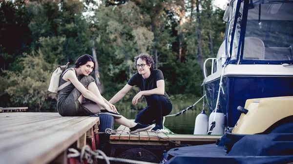 Romantic Couple Going Ride Boat — Stock Photo, Image