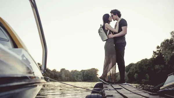 Romantic Couple Kissing Pier — Stock Photo, Image