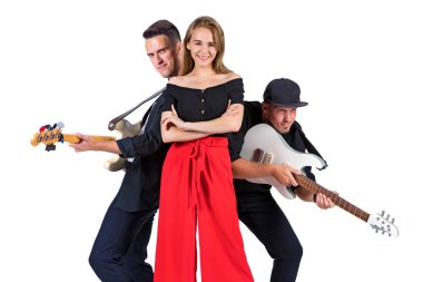 İki gitarist ve şarkıcı beyaz arka plan in rock grubu