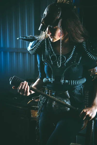 Post Apocalyptic Woman Warrior Armor Truncheon — Stock Photo, Image