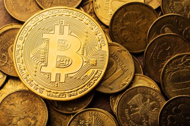 Fiziksel bitcoins ve Ruble para