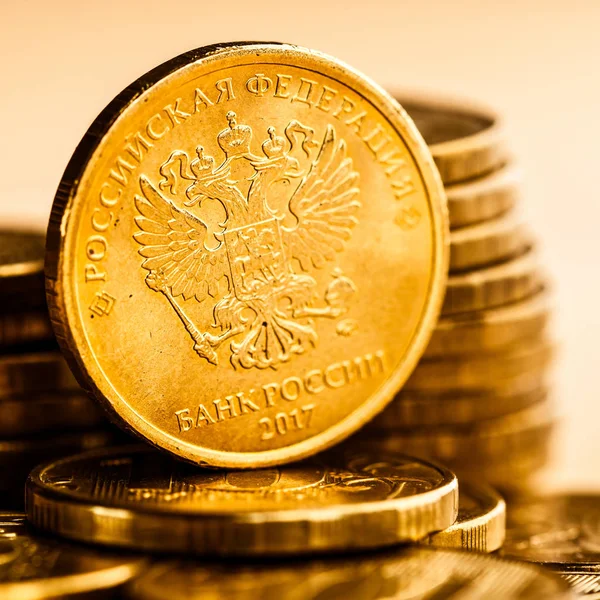 Ρωσικό Ρούβλι Νομισμάτων Και Χρυσού Κέρματος — Φωτογραφία Αρχείου