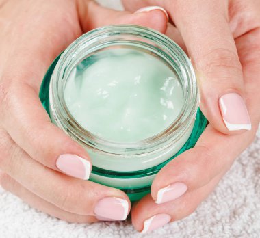 güzel kadın el kremi