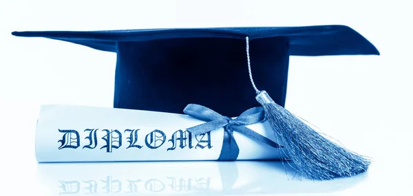 Abschluss Hut Und Diplom — Stockfoto