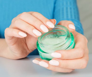 güzel kadın el kremi