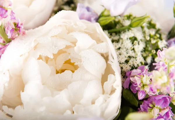 Weiße Pfingstrose Einem Floralen Strauß — Stockfoto