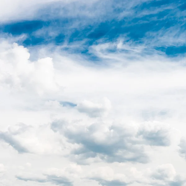 Vacker Himmel Med Vita Moln — Stockfoto