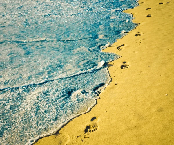 Следы Песке Пеной — стоковое фото