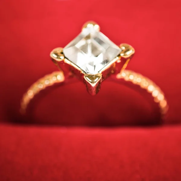 Ouro Casamento Ring Shallow Dof — Fotografia de Stock