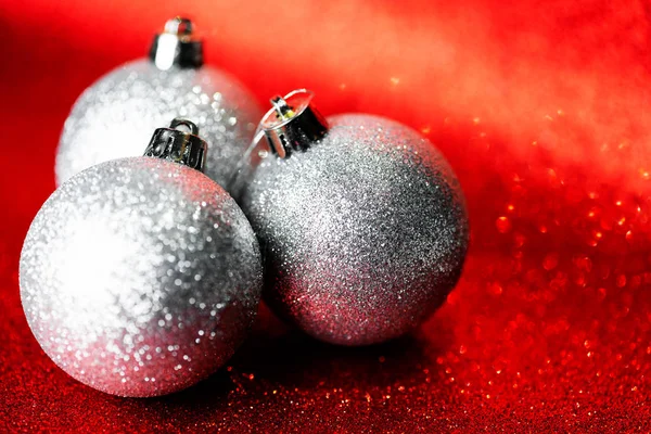 Boules Noël Argent Sur Fond Pailleté Gros Plan — Photo