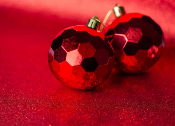 Rode Kerstballen Glitter Achtergrond Close — Stockfoto