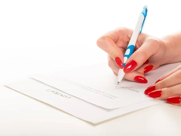 Vrouw Hand Met Pen Ondertekenen Van Document — Stockfoto