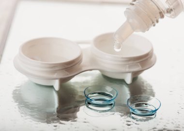 Objektif çözüm ve durum tablo ile şişe