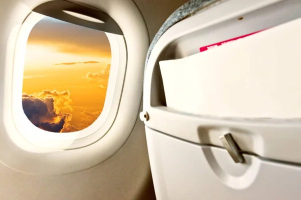 Traumhafte Aussicht Aus Dem Flugzeug Bei Sonnenaufgang Sonne Und Wolken — Stockfoto