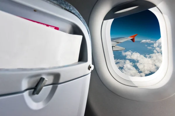 飞机机翼视图从飞机窗口 — 图库照片