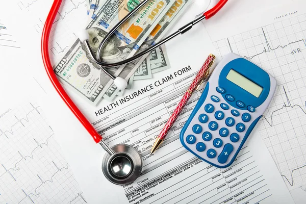 Sjukförsäkringen Ansökningsblankett Med Sedel Och Stetoskop Koncept För Liv Planering — Stockfoto
