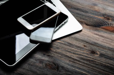 iki telefonları ve tablet pc ile klavye 