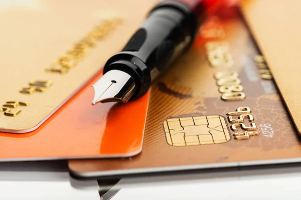 Kreditkarte und Kreditkarte — Stockfoto