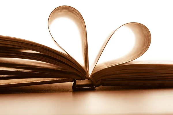 Pages Book Curved Heart Shap — Stock Photo, Image