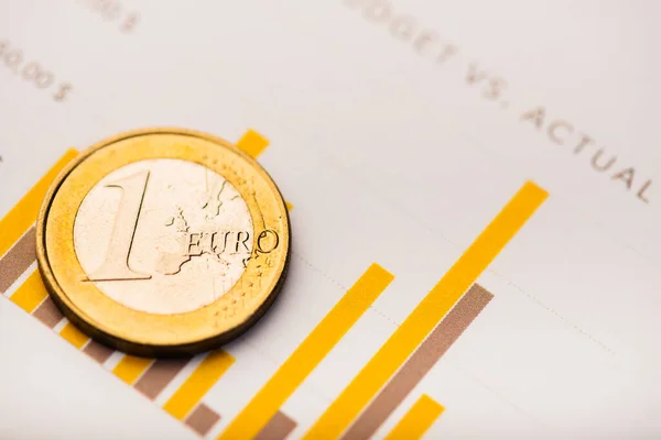 One Euro Coin Fluctuating Graph Rate Euro Shallow Dof — Stock Photo, Image