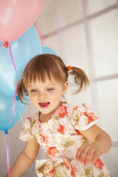 День народження маленької дівчинки — стокове фото