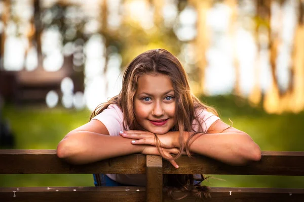 Teenage girl — Stock Photo, Image