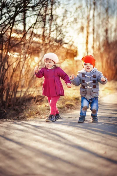 Enfants en plein air — Photo