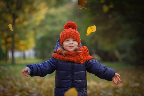 Niños de otoño —  Fotos de Stock